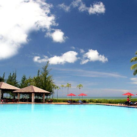 Miri Marriott Resort & Spa Zewnętrze zdjęcie The pool at the Royal Island Resort and Spa
