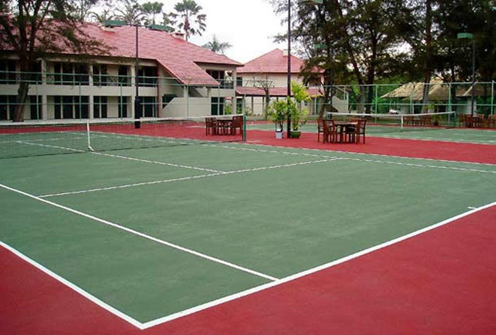 Miri Marriott Resort & Spa Zewnętrze zdjęcie Tennis Courts