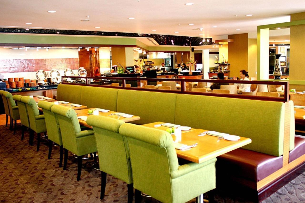 Miri Marriott Resort & Spa Zewnętrze zdjęcie The interior of a typical buffet restaurant