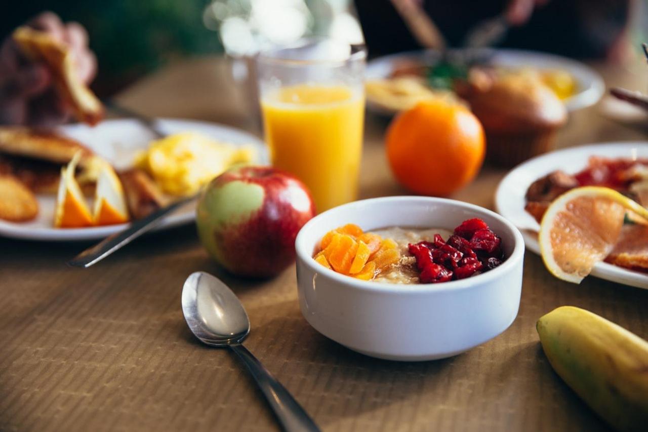Miri Marriott Resort & Spa Zewnętrze zdjęcie A healthy breakfast