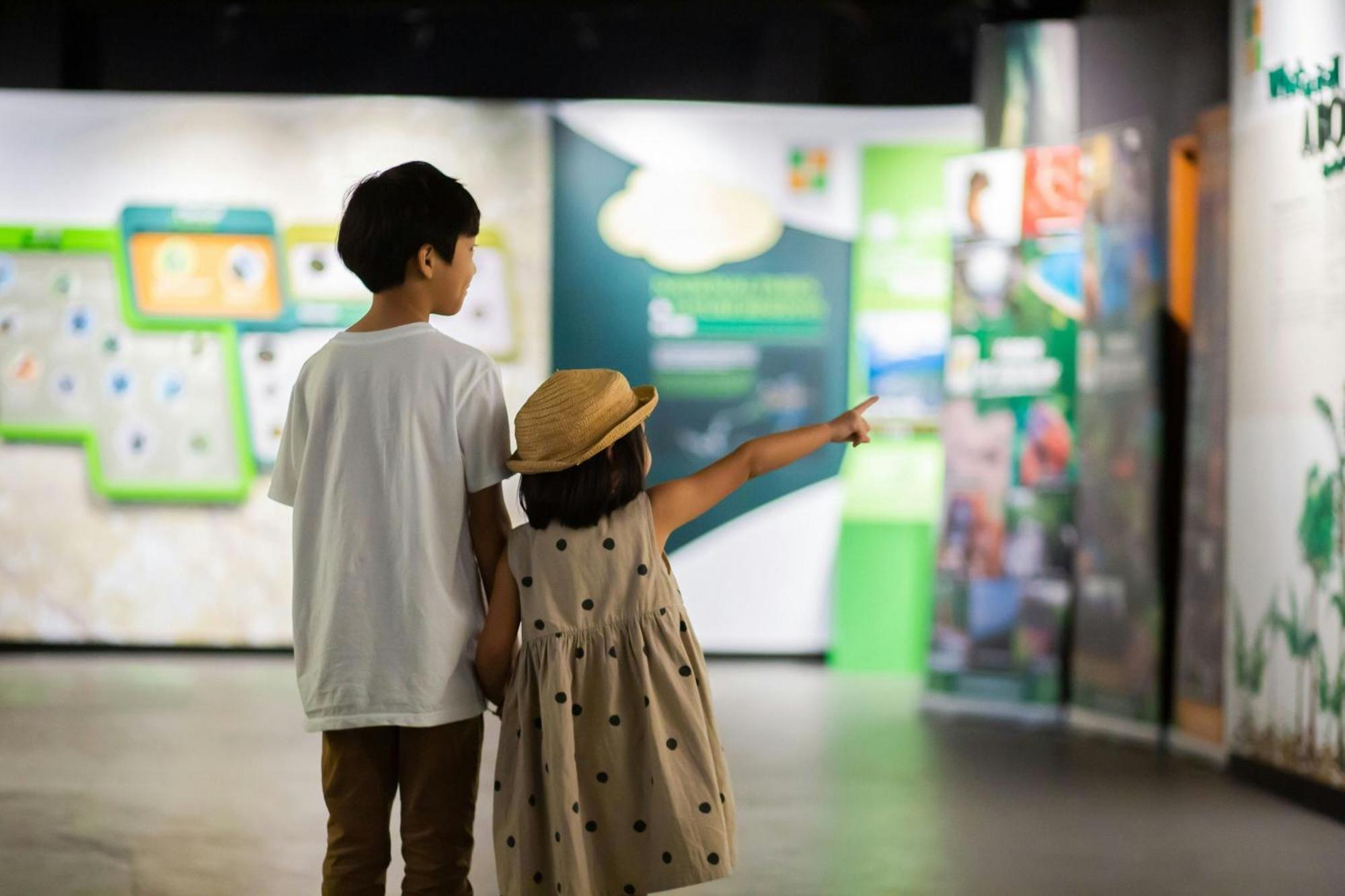 Miri Marriott Resort & Spa Zewnętrze zdjęcie Children at the museum