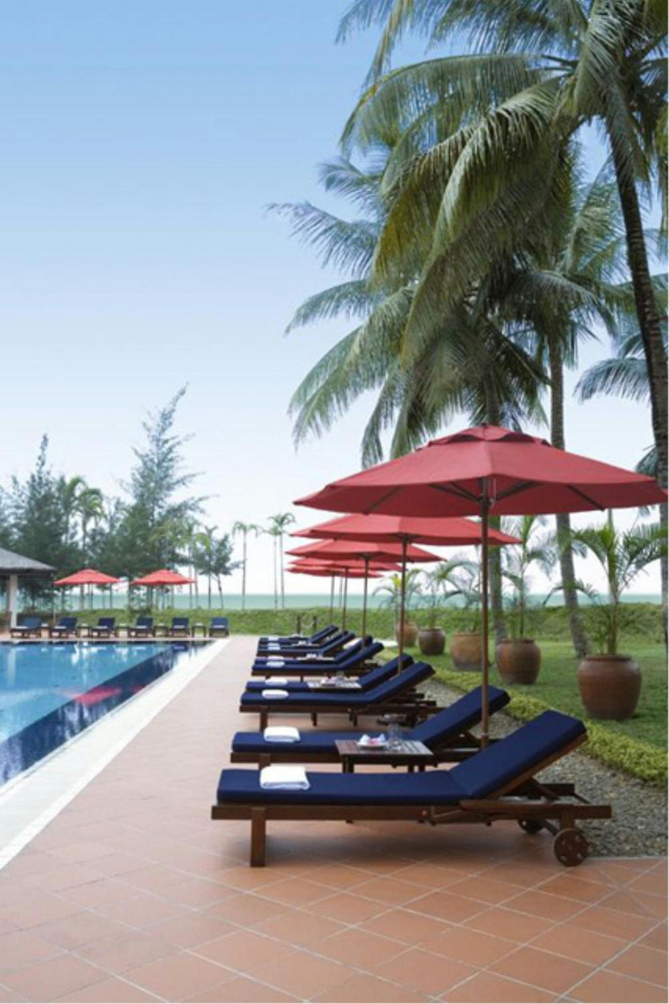 Miri Marriott Resort & Spa Zewnętrze zdjęcie The pool at the resort